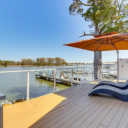 Waterfront Colonial Beach Studio With Boat Dock!